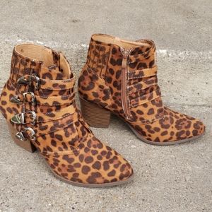 Beast fashion boots size 10 used